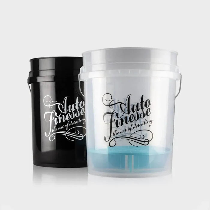 Detailing Bucket with Grit Grate